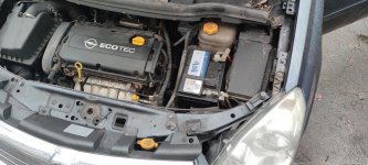 Акумулятор на Opel Zafira B