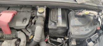 Акумулятор на Peugeot 408