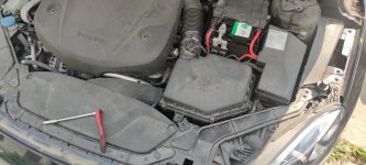 Акумулятор на Volvo V40