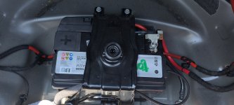 Акумулятор на Audi A4 B9