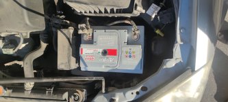 Акумулятор на Nissan Primera