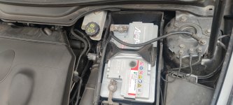 Акумулятор на Volvo V50
