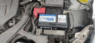 Акумулятор на Nissan Tiida
