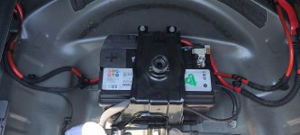 Акумулятор на Audi A4 B9