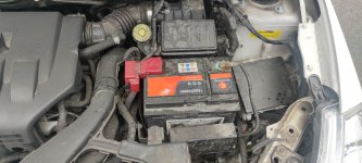 Акумулятор на Nissan Tiida