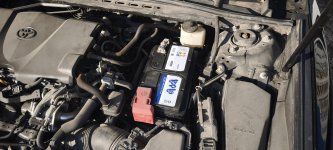Акумулятор на Toyota Camry 70