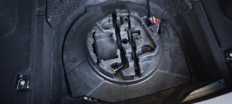 Акумулятор на Land Rover Velar
