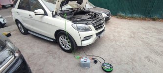 Акумулятор на Mercedes M-Class W164 ML350