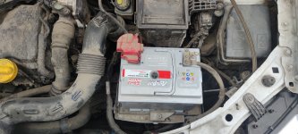 Акумулятор на Renault Logan