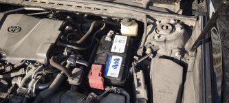 Акумулятор на Toyota Camry 70