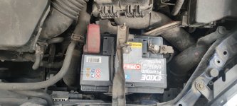 Акумулятор на Toyota Auris