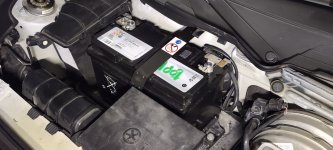 Акумулятор на Porsche Cayman