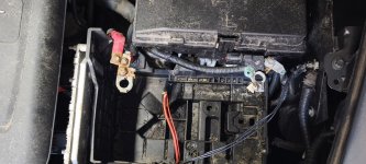 Акумулятор на Jeep Cherokee
