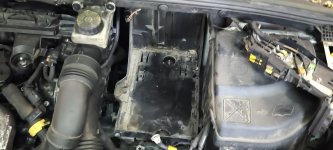 Акумулятор на Peugeot 308